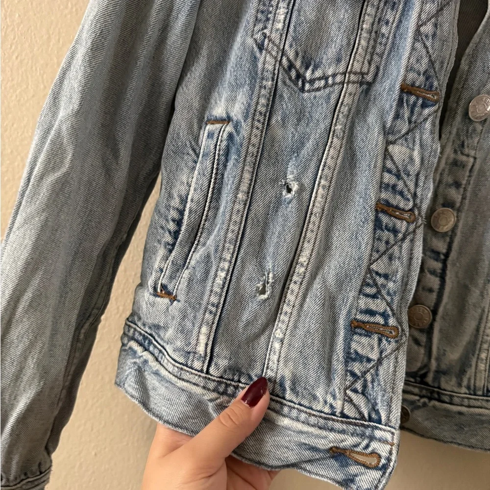 J. Crew Indigo Distressed Denim Jacket 100% Cotton Trucker Jean Jacket size XS